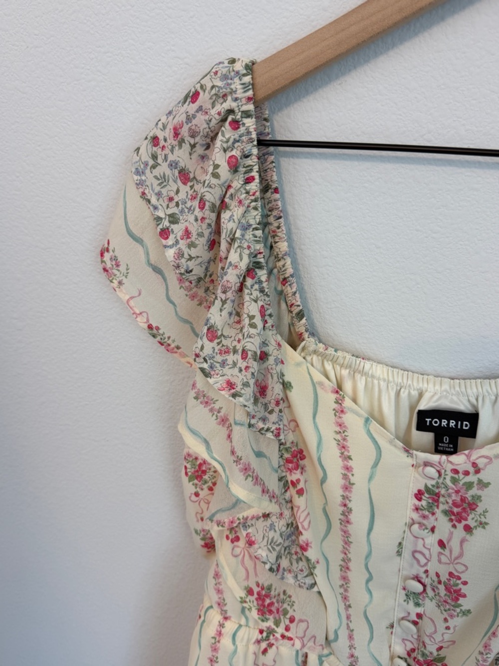 Torrid Ruffle Cinched Blouse Cream Floral Peplum Top - Picture 7 of 13